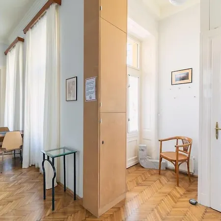 Apartament Stylish,large & Bright Loft In Center By Nw Budapesta