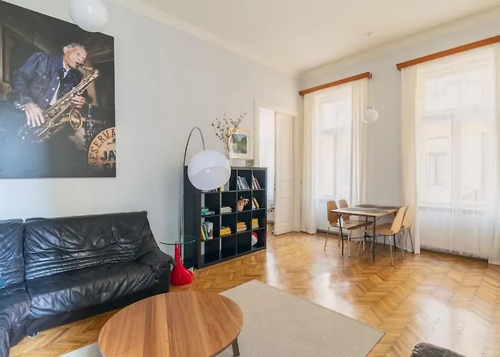 Stylish,large & Bright Loft In Center By Nw Διαμέρισμα