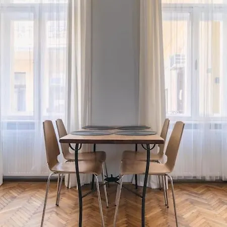 Stylish,large & Bright Loft In Center By Nw