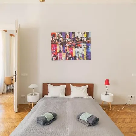 Stylish,large & Bright Loft In Center By Nw